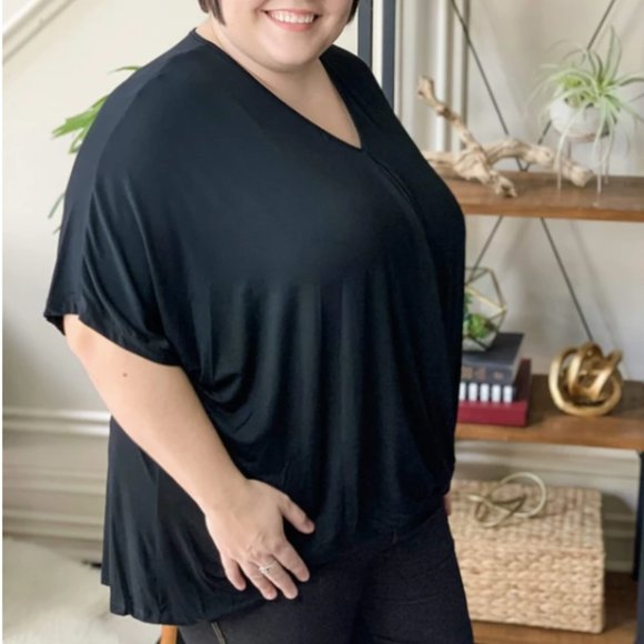 Women's Top BLACK RELAXED FIT FRONT TWIST - Picture 4 of 6